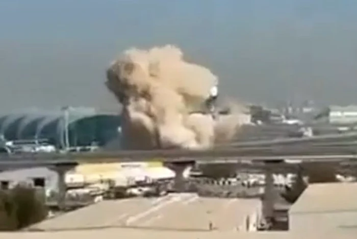 Momentul în care o dronă cade în apropierea terminalului FOTO Captură video X