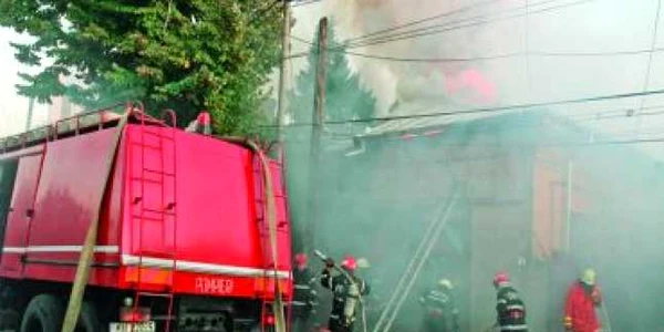O bătrână de 75 de ani, găsită carbonizată după incendiul din Crângaşi