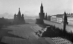 Mausoleul lui Lenin din Piața Roșie, în 1941 (© Anatoliy Garanin / Анатолий Гаранин / Commons:RIA Novosti)