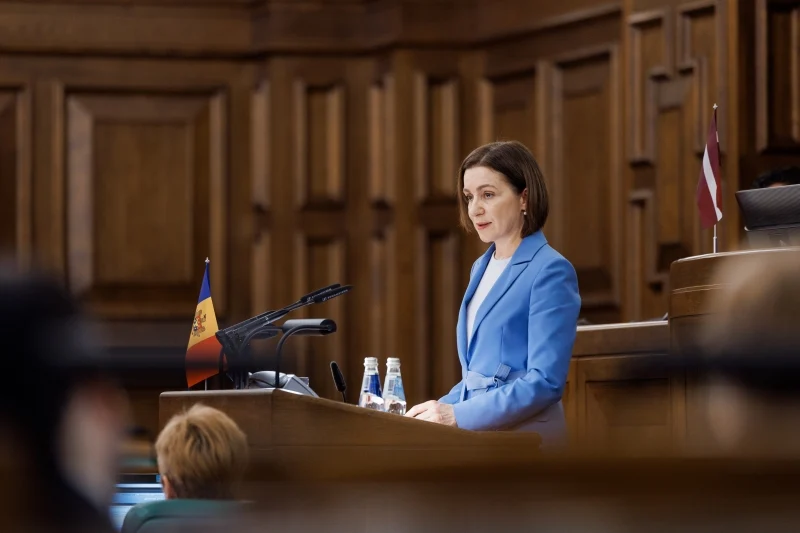 R.M așteaptă cu interes să accelereze parteneriatul cu Ungaria. Mesajul Maiei Sandu după victoria lui Péter Magyar în alegeri