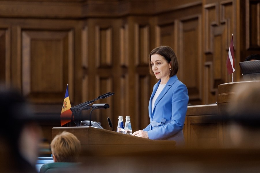 R.M așteaptă cu interes să accelereze parteneriatul cu Ungaria. Mesajul Maiei Sandu după victoria lui Péter Magyar în alegeri