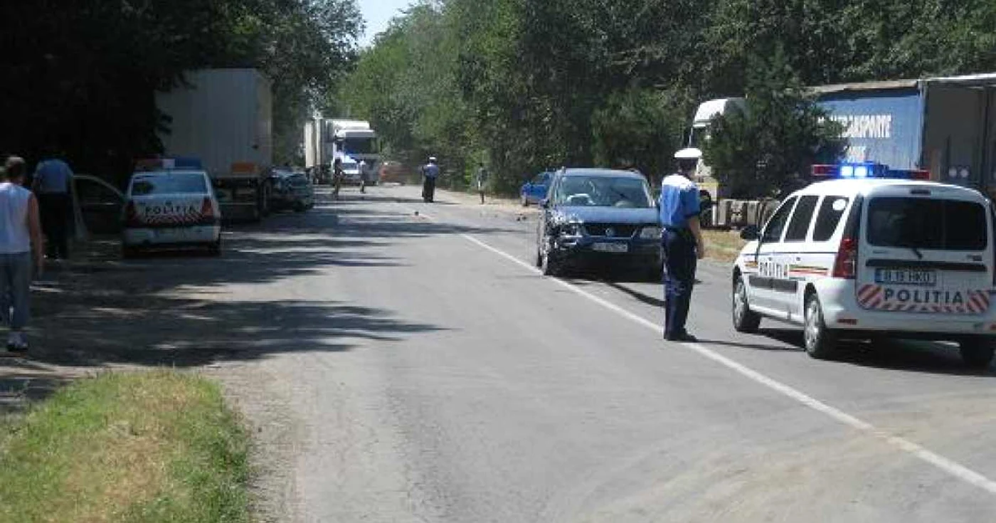 Circulaţia a fost îngreunată pe DE 584 aproape o oră