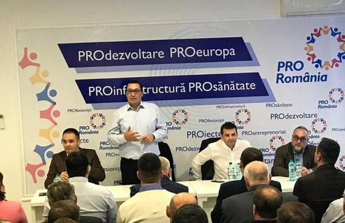 Victor Ponta s-a întâlnit la Piteşti cu liderii şi membrii Pro România Argeş