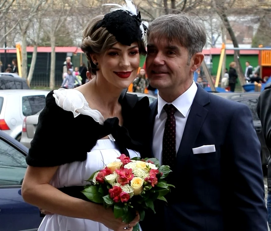 Roxana Ciuhulescu şi Silviu Bulugioiu s-au cununat civil la începutul anului şi au devenit părinţi în luna iulie