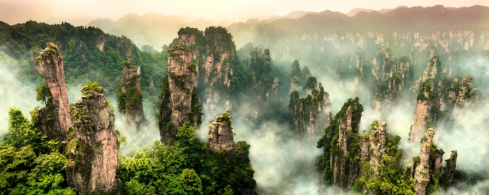 Parcul național Zhangjiajie, din China / foto: Shutterstock