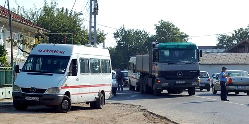 Accidentul a a vut loc lângă o staţie PECO (sursa: vrn.ro)
