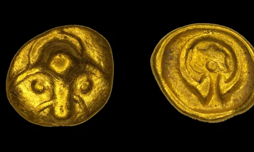 „Cupa curcubeu”, o monedă celtică veche de 2.200 de ani, descoperită în Saxonia (© Landesamt für Archäologie Sachsen)