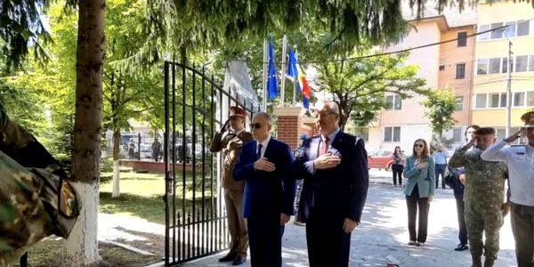 Vasile Dincu si Mircea Geoana la Bistrita fOTO Captura
