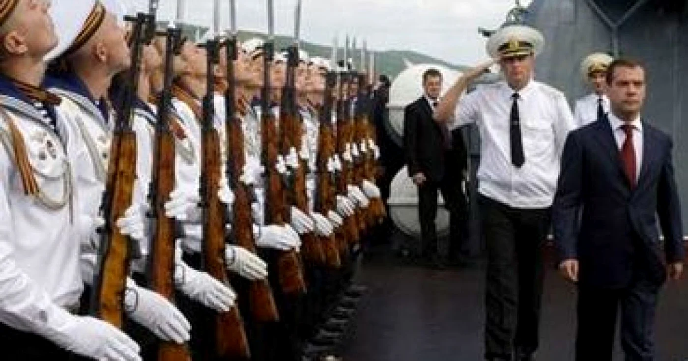 <b>AFP</b>: Kievul acuză Flota Rusiei de poluarea golfului Sevastopol