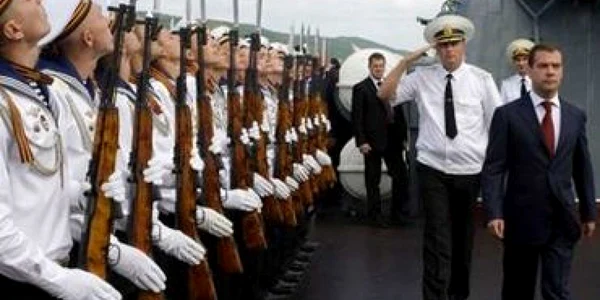 <b>AFP</b>: Kievul acuză Flota Rusiei de poluarea golfului Sevastopol
