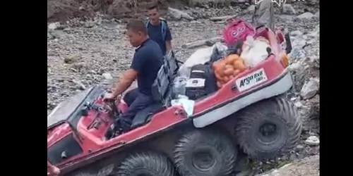 convoi pentru ciobanii blocati in suceava  FOTO ISU Suceava png