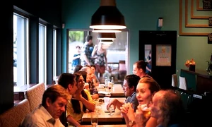 Reprezentanții HoReCa au purtat discuții cu premierul Orban pentru redeschiderea retaurantelor aflate în interior jpeg