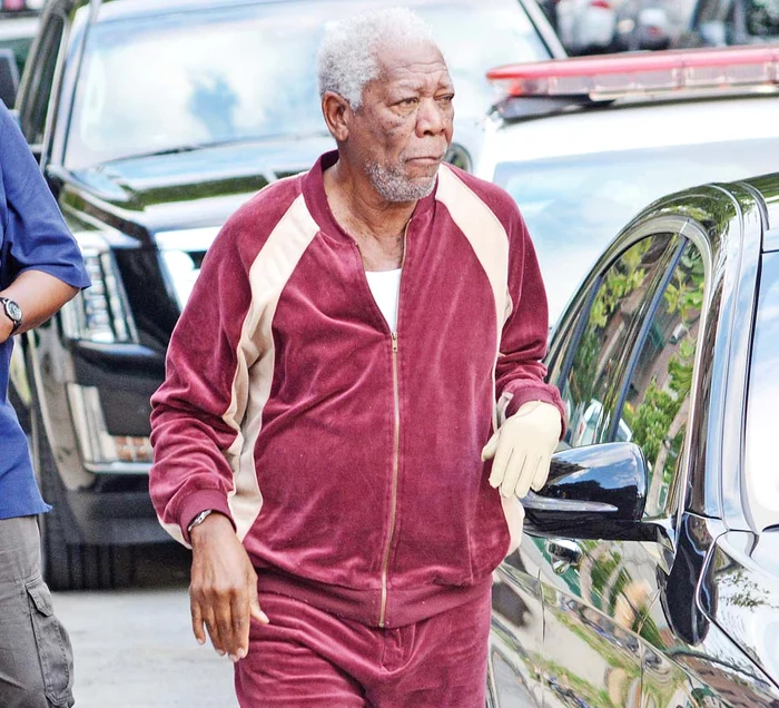 
    Morgan  Freeman,  81 de ani. Are dureri  groaznice  de la  fibromialgiefotografii: Hepta  