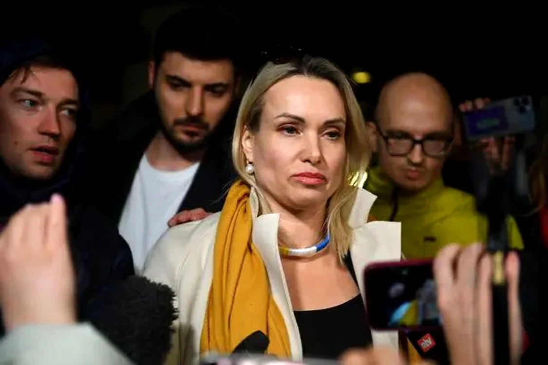 Jurnalista a fost amendată cu 280 de dolari americani pentru protestul său