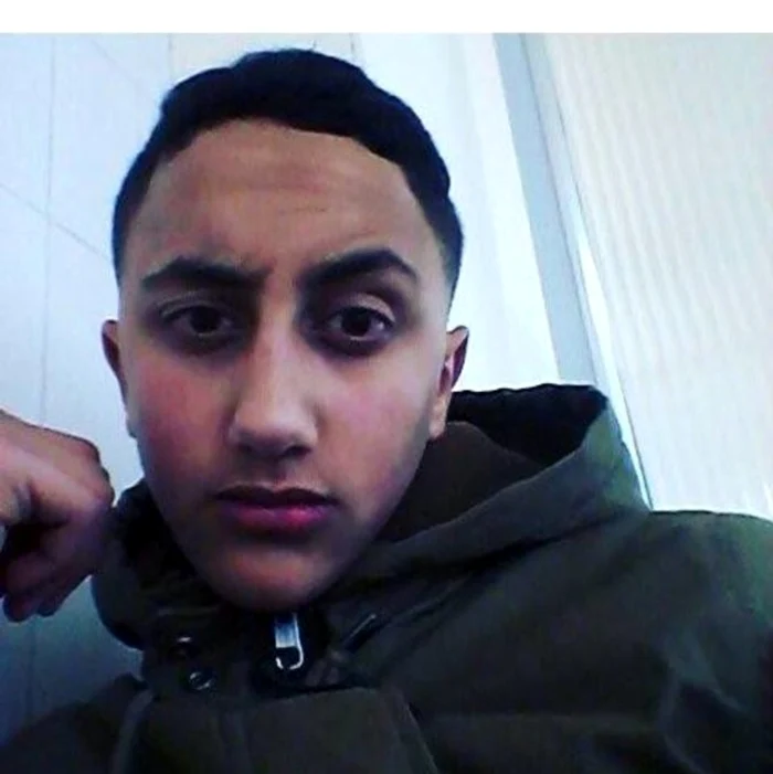 
    Moussa Oukabir, adolescentul care ar fi intrat cu duba în pietonii din Barcelonafoto: arhiva personală  