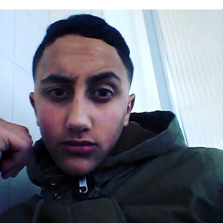 
    Moussa Oukabir, adolescentul care ar fi intrat cu duba în pietonii din Barcelonafoto: arhiva personală  