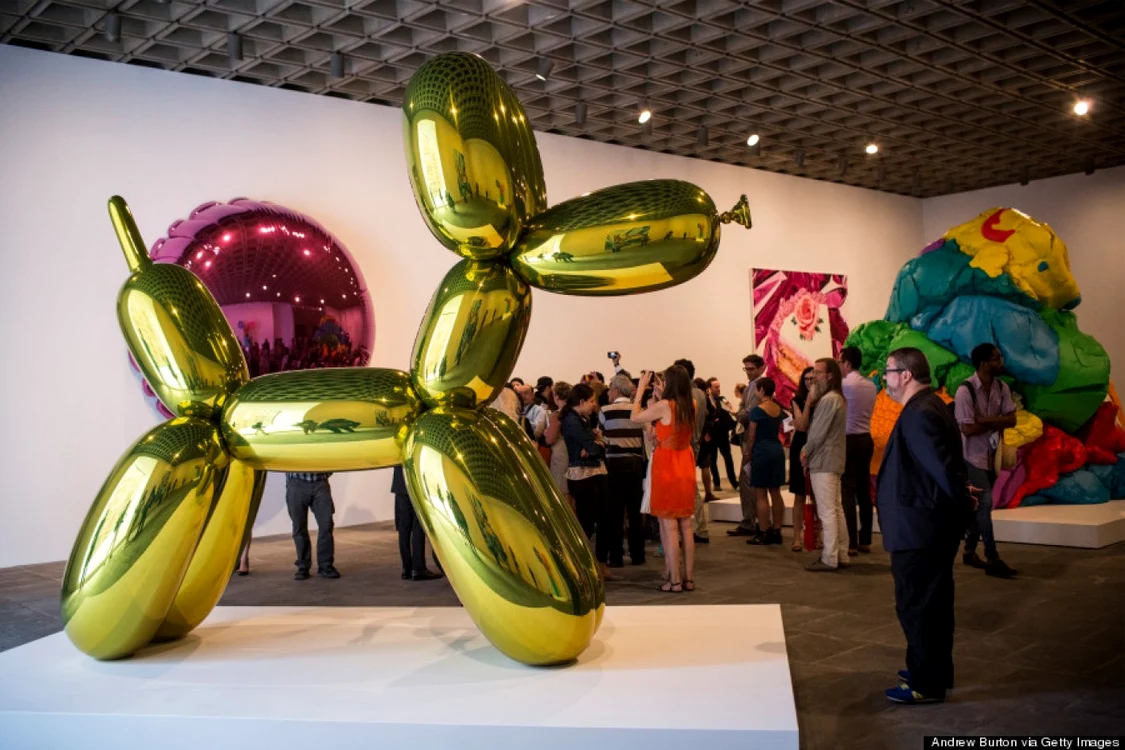 Unul dintre „Câinii balon“ ai lui Jeff Koons, expus la New York FOTO huffingtonpost.com