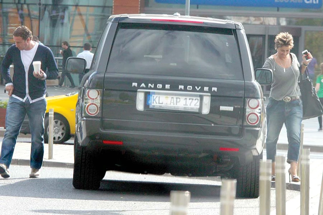 Vlad Chiricheş a dat  peste 60.000 de euro  pe BMW-ul său