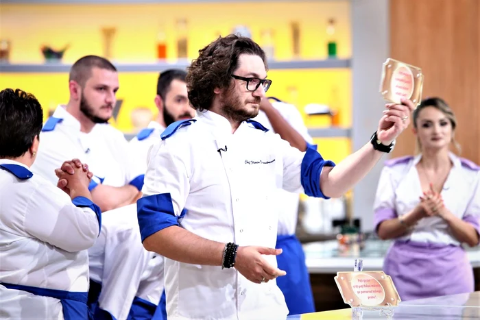 Chefii își folosesc amuletele