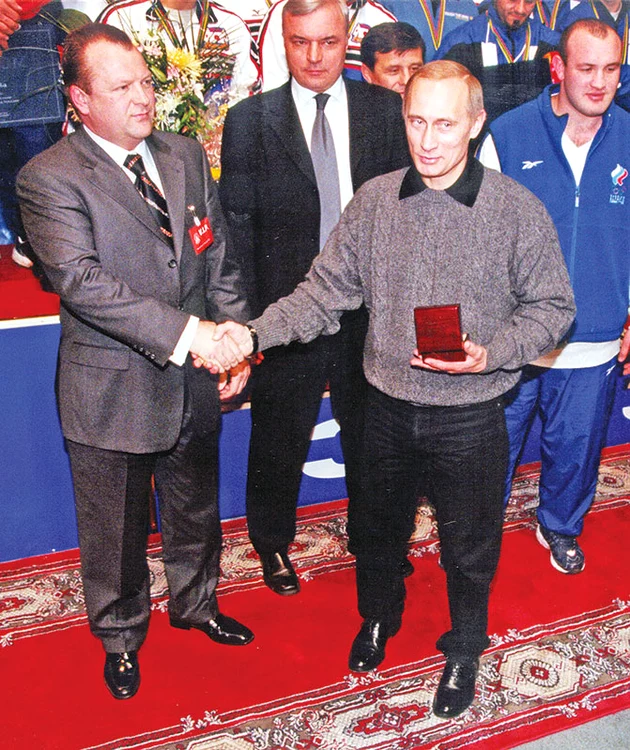 Vizer şi Putin,  în anul 2003
