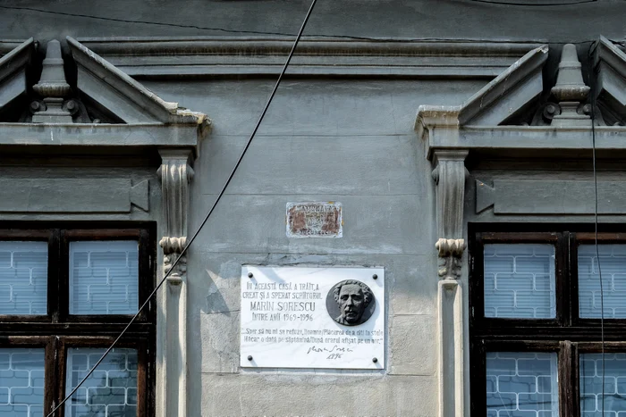 Asigurare „Naţionala“ și placa memorială a lui Marin Sorescu - strada Grigore Alexandrescu, 43