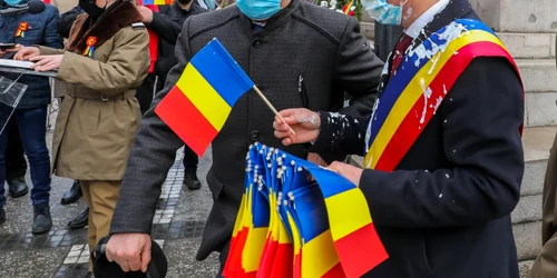 Primarul Iaşiului Mihai Chirică stropit de protestatari FOTO Inquam Photos / Liviu Chirica