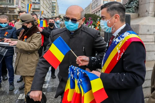 Primarul Iaşiului Mihai Chirică stropit de protestatari FOTO Inquam Photos / Liviu Chirica