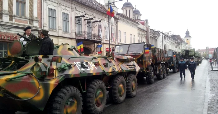 Parada militară din centrul Clujului a durat 10 minute