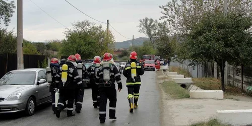 pompierii au găsit o victimă, prăbuşită pe un drum comunal, pe raza localităţii Răscoleşti