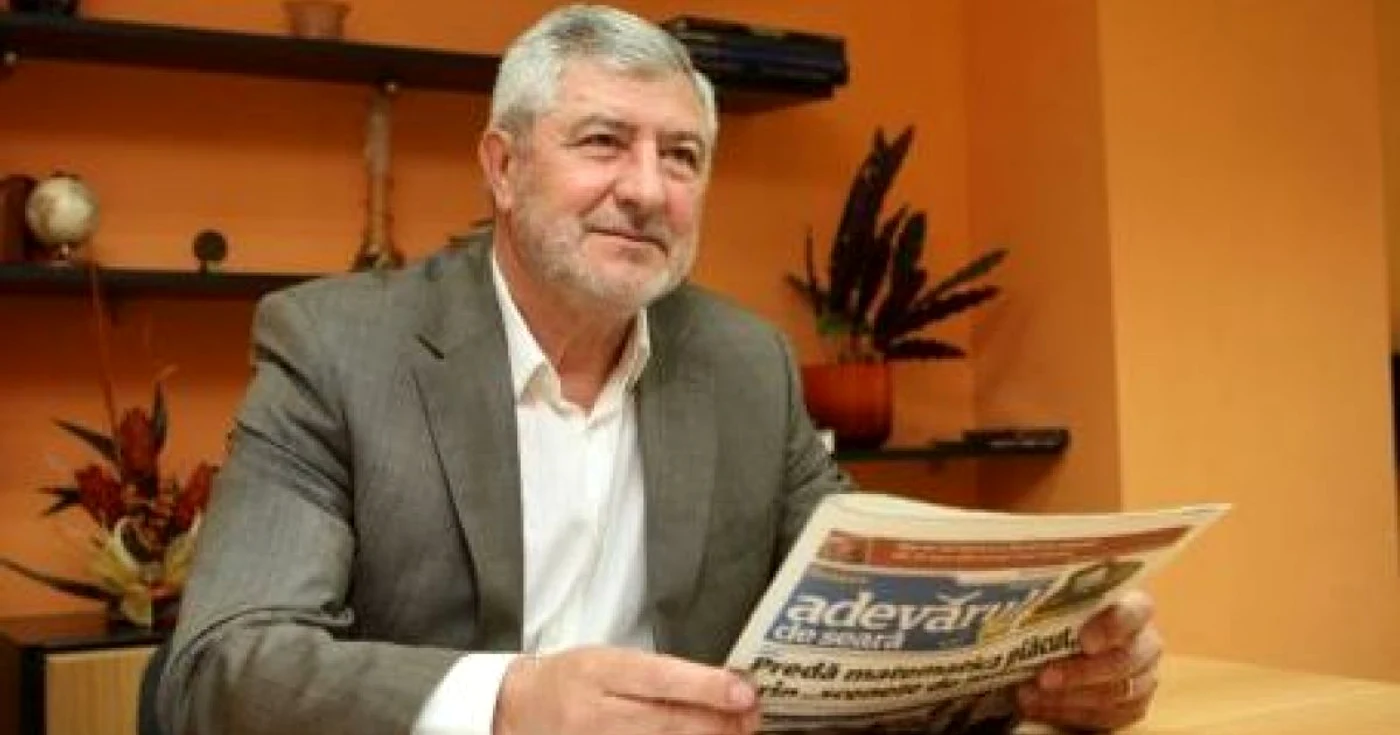 Nicolae Ţucunel crede că lemnul trebuie apreciat la adevarata sa valoare. FOTO: Arhivă