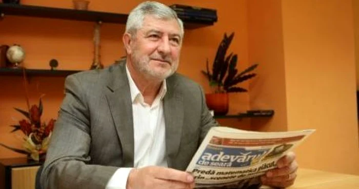 Nicolae Ţucunel crede că lemnul trebuie apreciat la adevarata sa valoare. FOTO: Arhivă