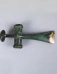 Topor din depozitul de bronzuri descoperit la Drajna de Jos (© Muzeul Național de Istorie a României)