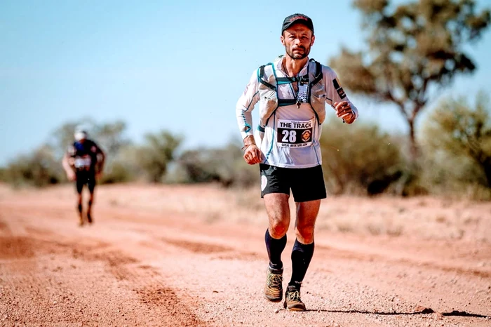 Pompierul Iulian Rotariu în deşertul Australiei FOTO Iulian Rotariu/Facebook