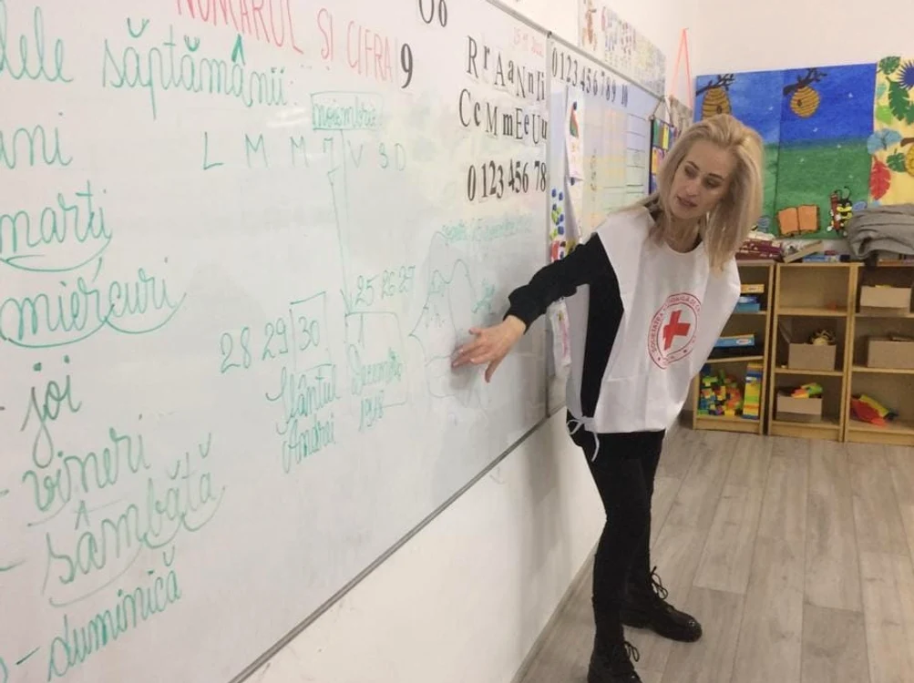 Patricia Bădoi se implică în toate activitățile în acre i se cere sprijinul FOTO: Crucea Roșie Olt