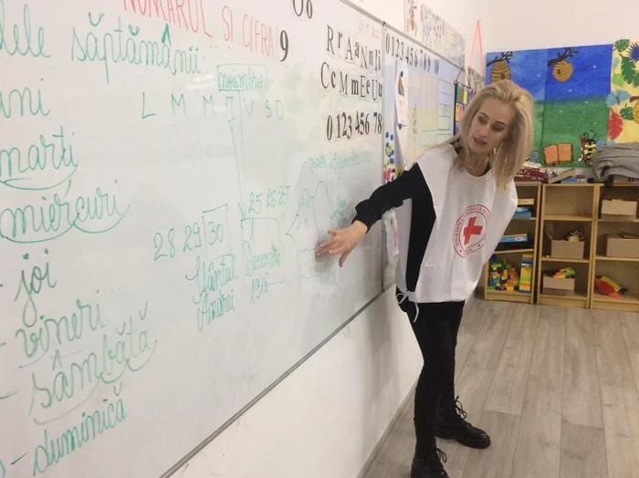 Patricia Bădoi se implică în toate activitățile în acre i se cere sprijinul FOTO: Crucea Roșie Olt