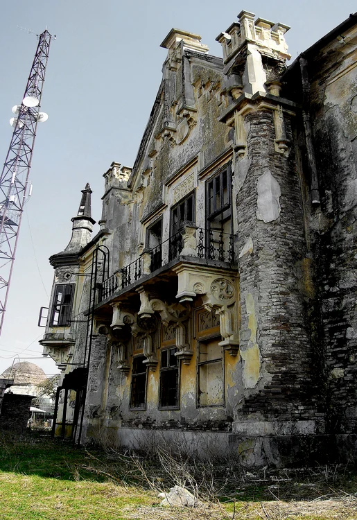 Castelul Teleki din Uioara de Sus jpeg