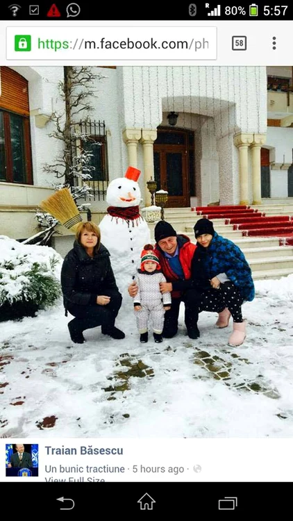 Băsescu şi-a petrecut Crăciunul la Băile Olăneşti, împreună cu întreaga familie