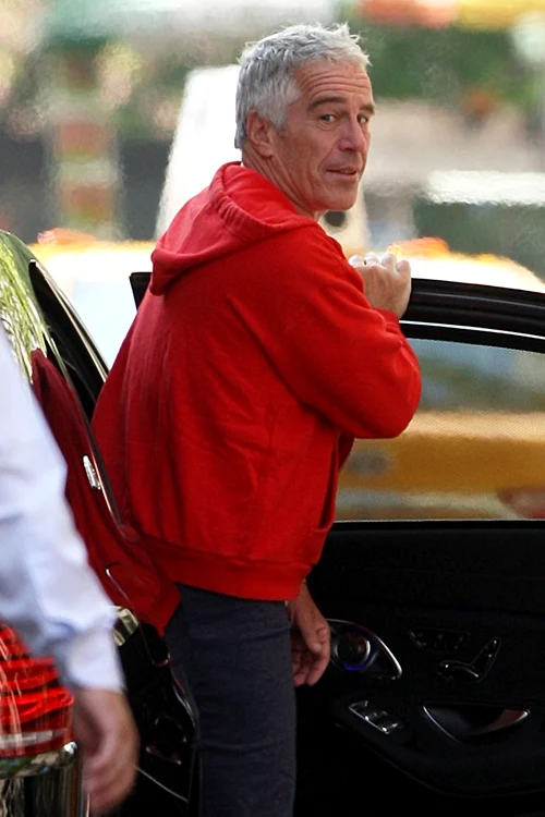 3 cine e ghislaine maxwell iubita lui jeffrey epstein cel care a abuzat sexual ani in sir numeroase minore 2 jpg jpeg