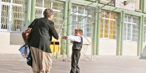 66% din copiii intervievaţi spun că au trăit, în ultimul an, cel puţin o experienţă de abuz psihologic