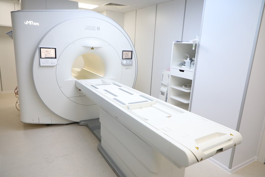 De ce uneori ți se recomandă o tomografie, alteori un RMN -  Învață cum să faci diferența între cele două investigații imagistice