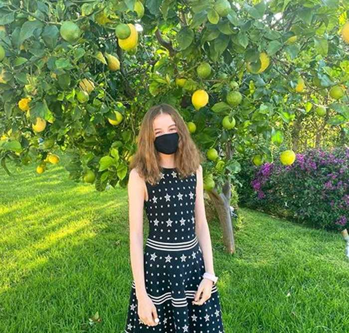 La 13 ani și jumătate, Irina aproape că și-a ajuns mama în înălțime