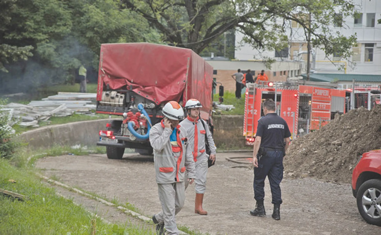 
    Echipajele de pompieri au stins focul în 40 de minuteFoto: adevarul.ro  
