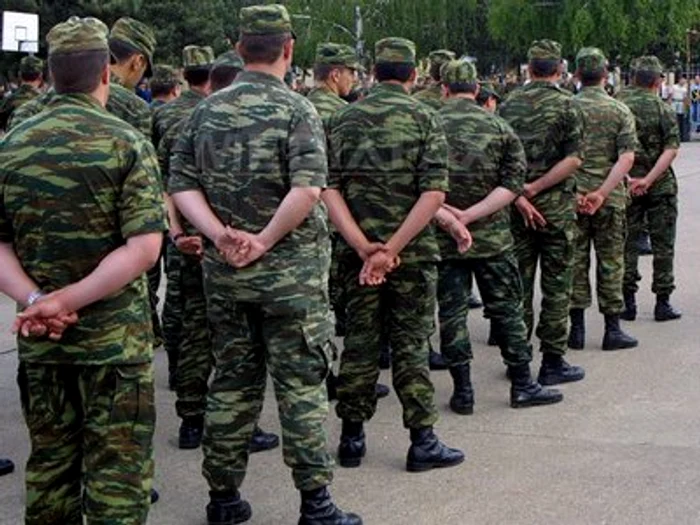 Colonelul a luat șpagă pentru a angaja un bărbat în armată
