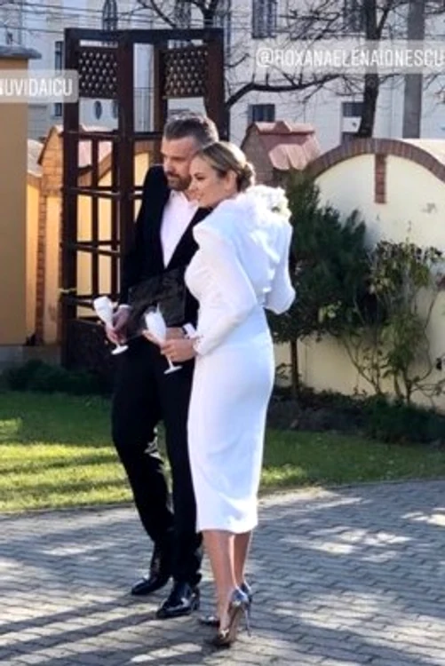Roxana Ionescu, într-o ținută sexy la cununia civilă