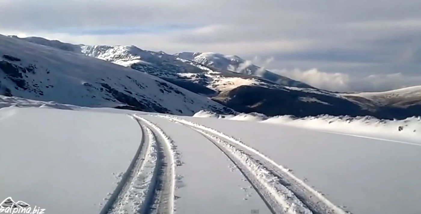 Circulaţia pe Transalpina a fost închisă din cauza viscolului