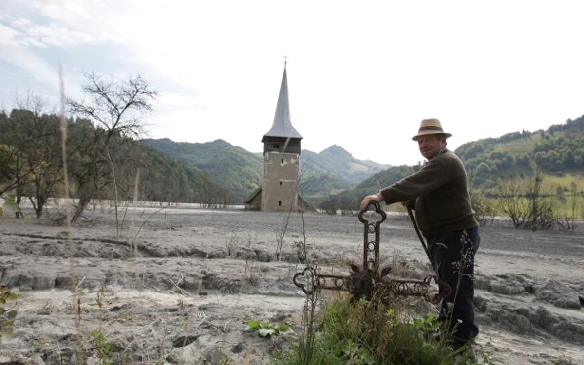 Halda de steril de la Valea Şesii a acoperit satul Geamăna
