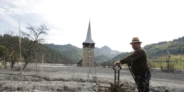 Halda de steril de la Valea Şesii a acoperit satul Geamăna