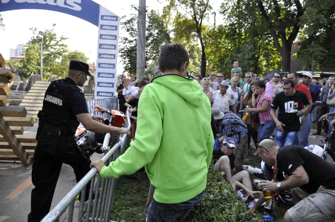 redbull romaniacs copil lovit2