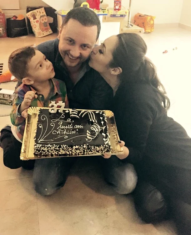 De ziua lui, Cătălin Măruță a fost felicitat prima dată de soția sa, Andra, și de băiețelul lor, David (3 ani și jumătate)
