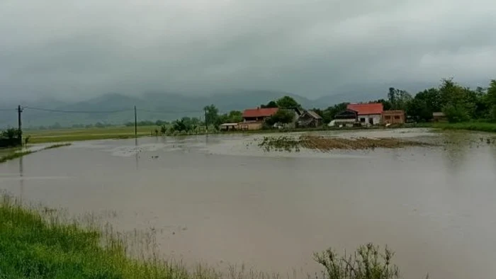 Hidrologii anunță că sfârșitul lui noiembrie vine cu inundații